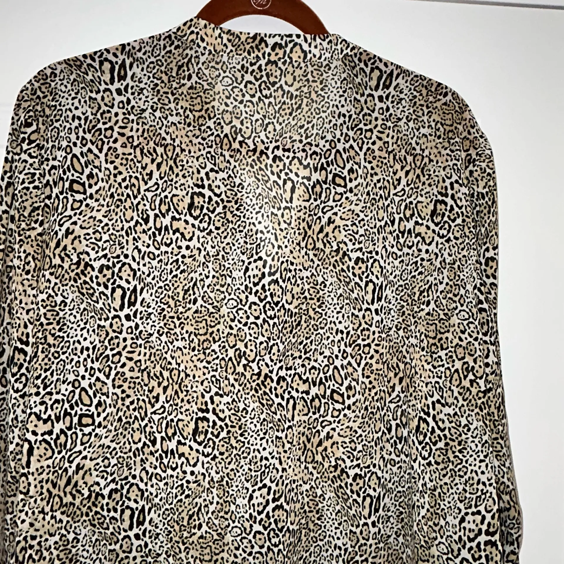 Chico’s Animal Print Button Down Long Sleeve Blouse Shirt Tunic Top Chicos Size 3/XL  - Image 10