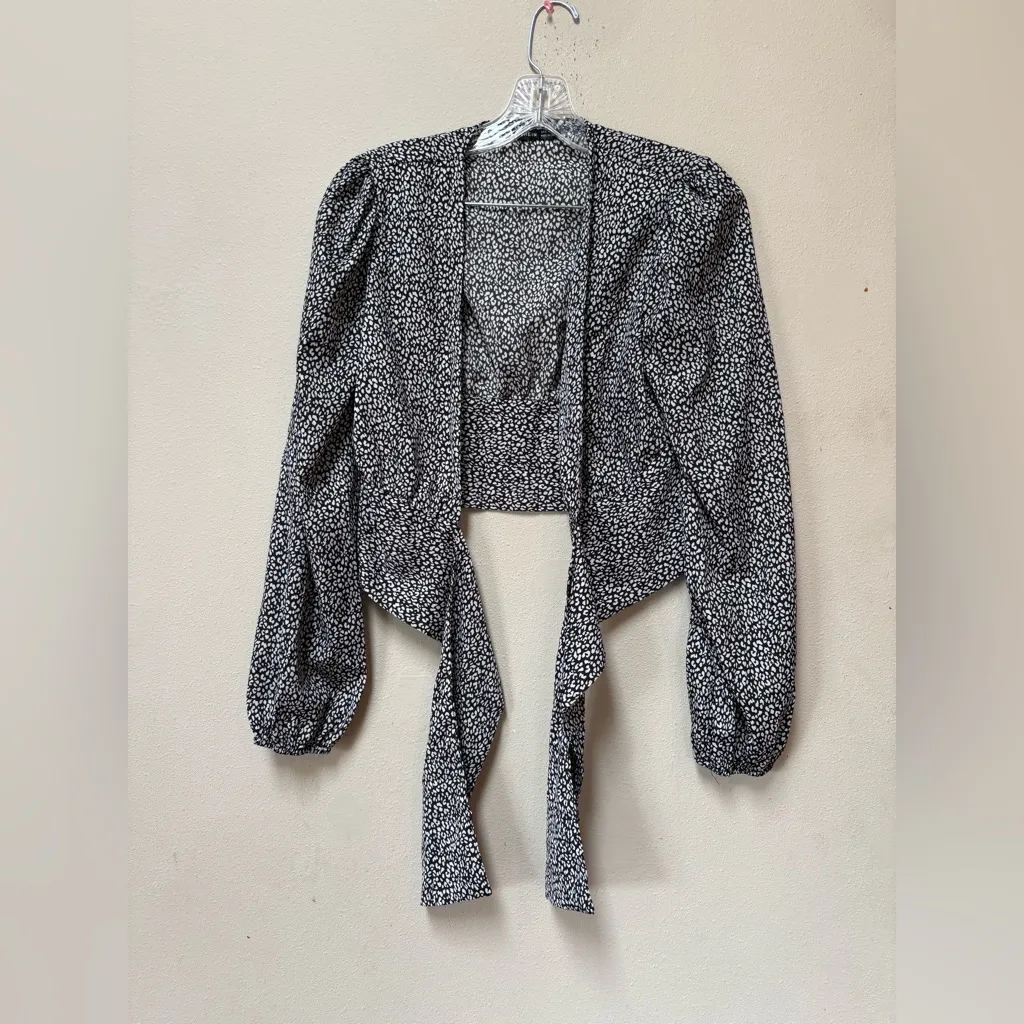 Shein Black White Animal Print Tie Front Crop Blouse Small - Image 3