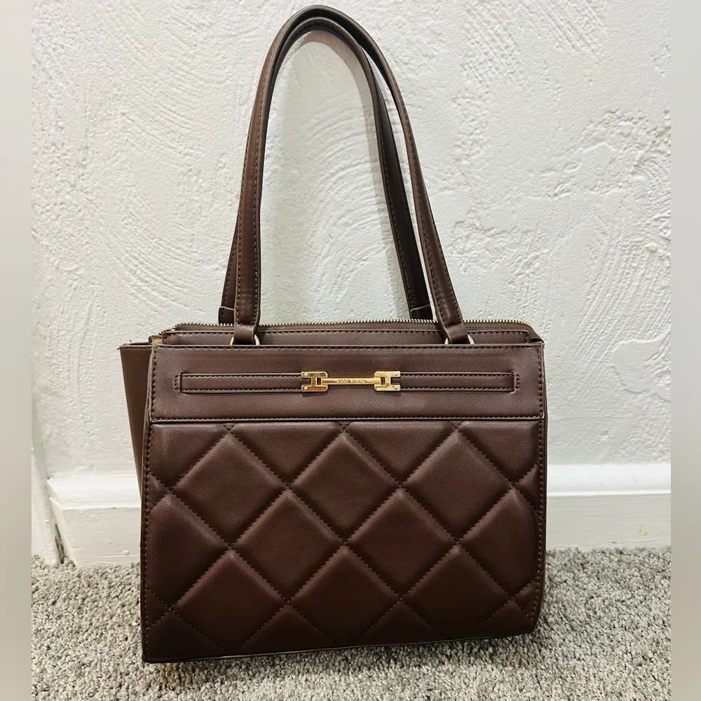 Anne Klein quilted tote bag with card case - Image 7