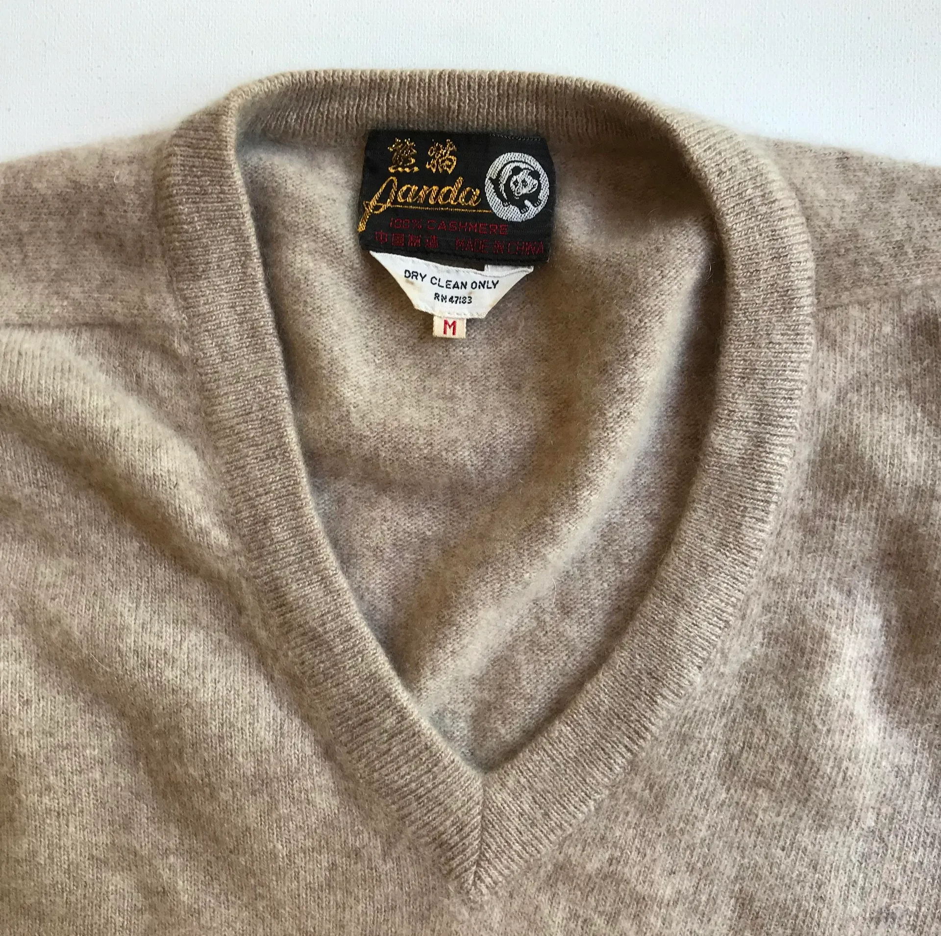Cashmere V Neck Sweater Tan Size M - Image 3