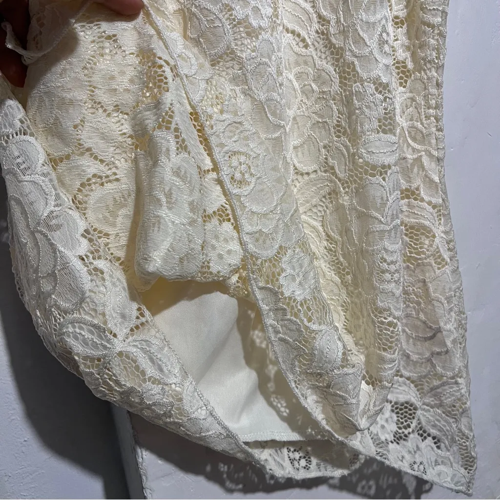 White lace floral top Brittany Black size small S : Box Q: - Image 6