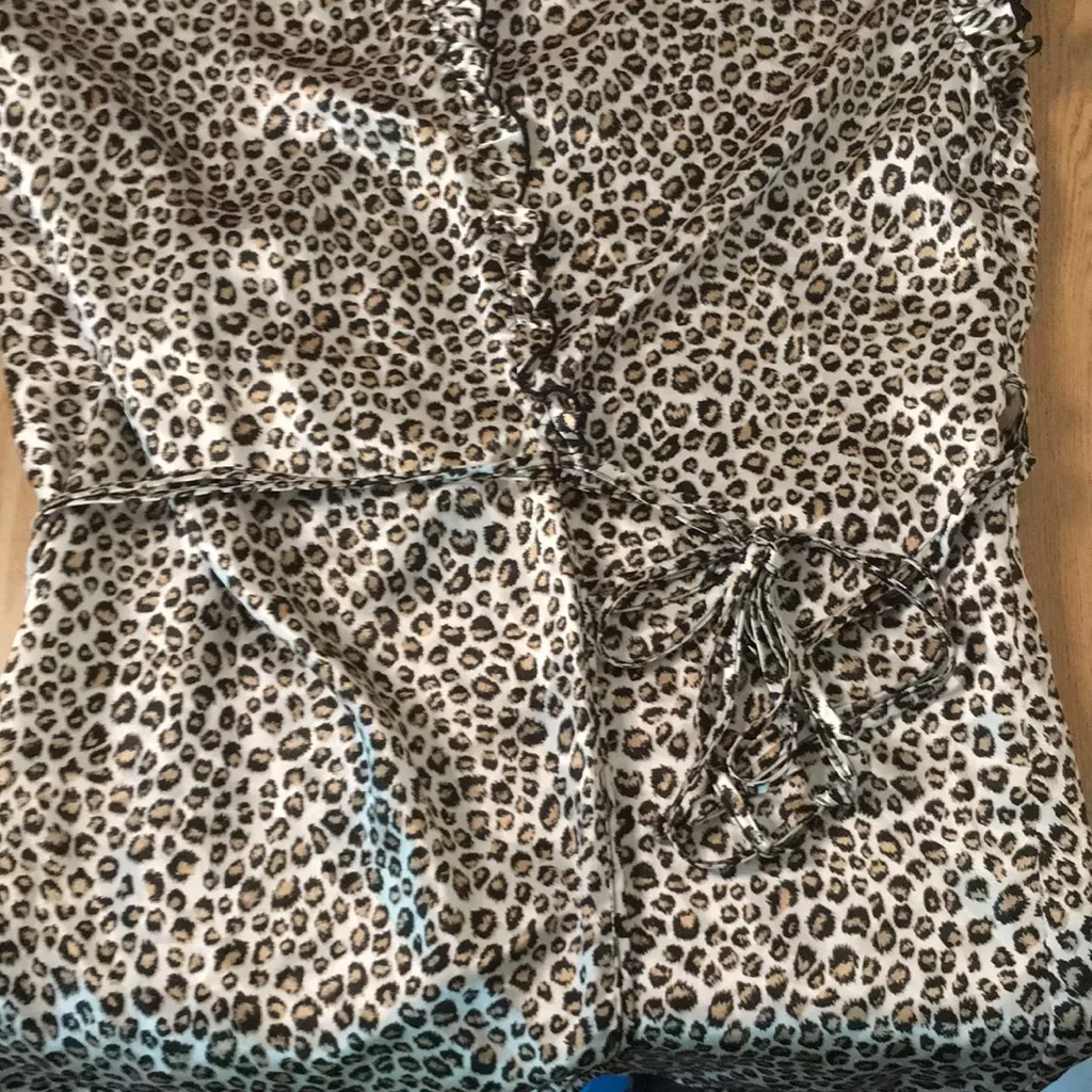 Womens Secret Treasures Animal Print Silky Satiny Feel Robe Size Large 12-14 - Image 7