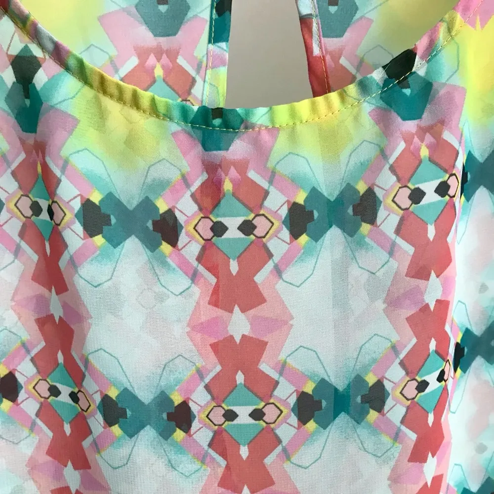 Bisou Bisou Michele Bohbot top women’s multi-color high low hem size MEDIUM - Image 10