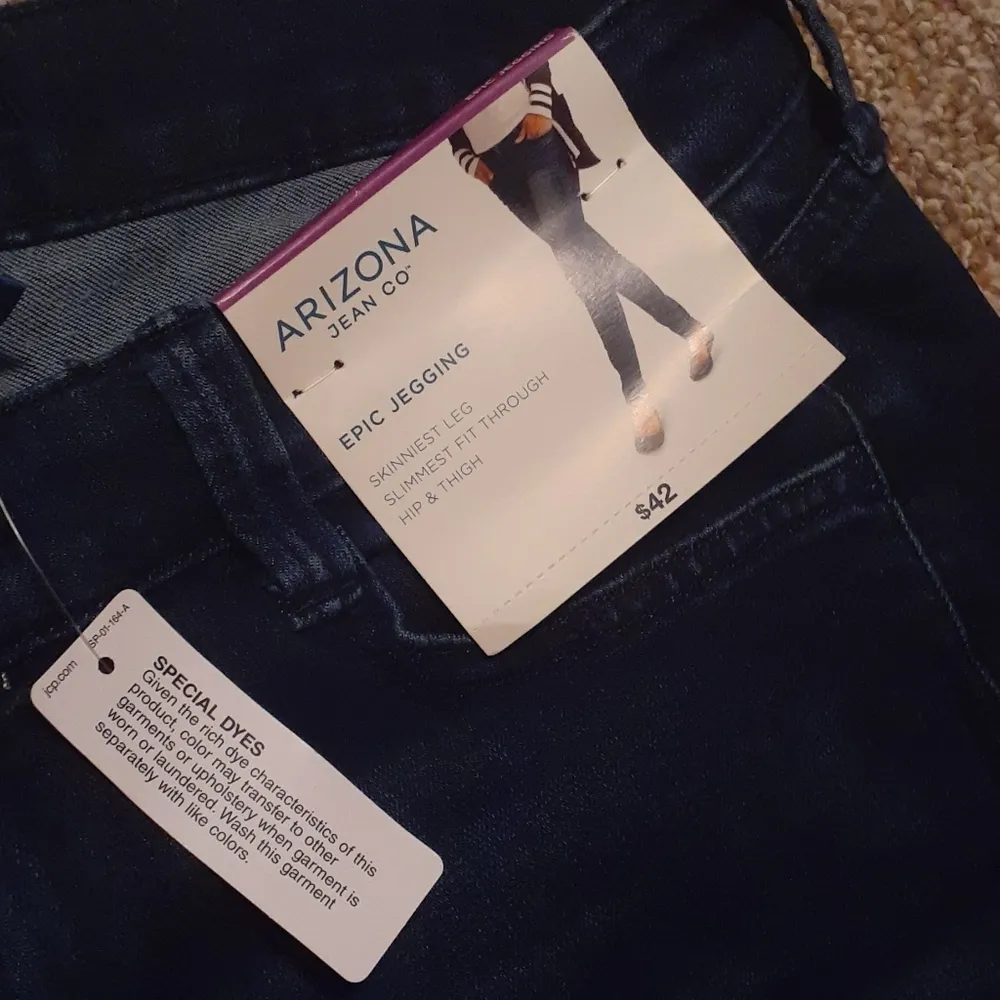 Arizona Epic Jeggings SIZE 11 - Image 3