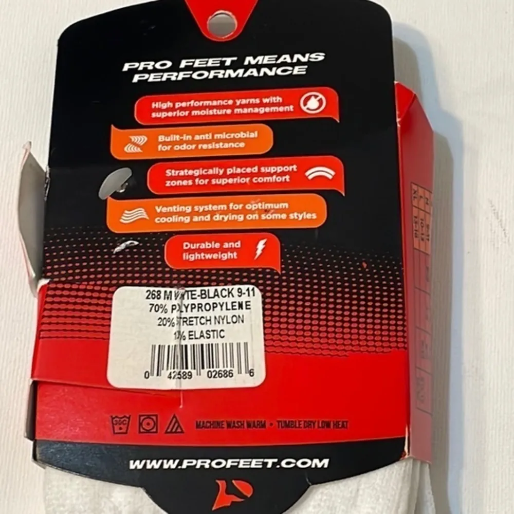 Pro feet socks women white black performance lightweight socks NWT Sz medium - Image 4