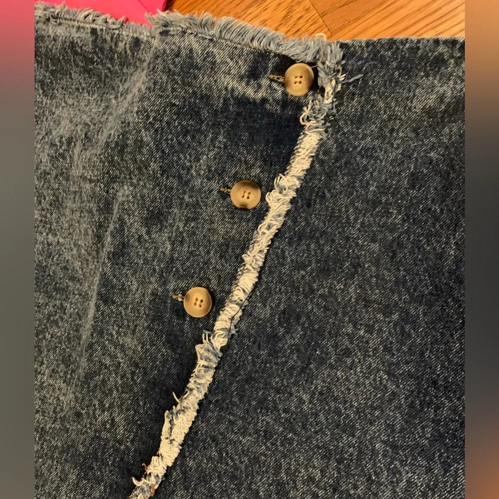 NWT emory park Frayed Split Front Denim Midi Skirt size M - Image 2