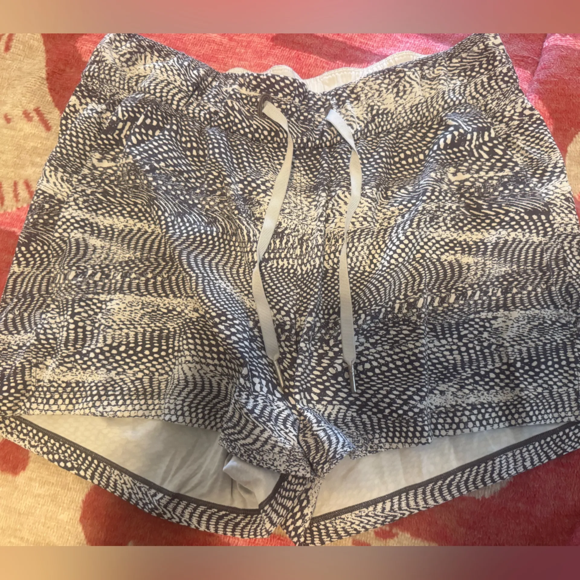 Lululemon On The Fly Short *2.5"
Swerve Vapor Metal Grey 8 - Image 9