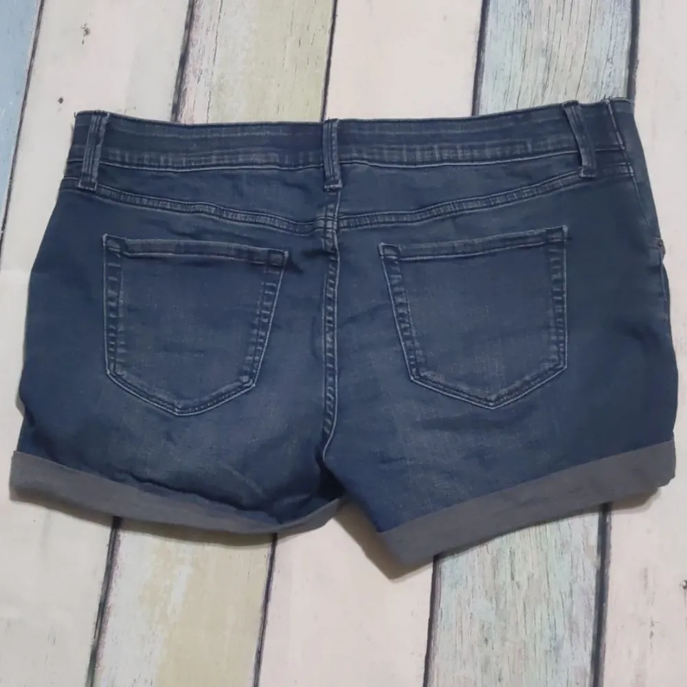 ISABEL maternity midi shorts size 10 - Image 3