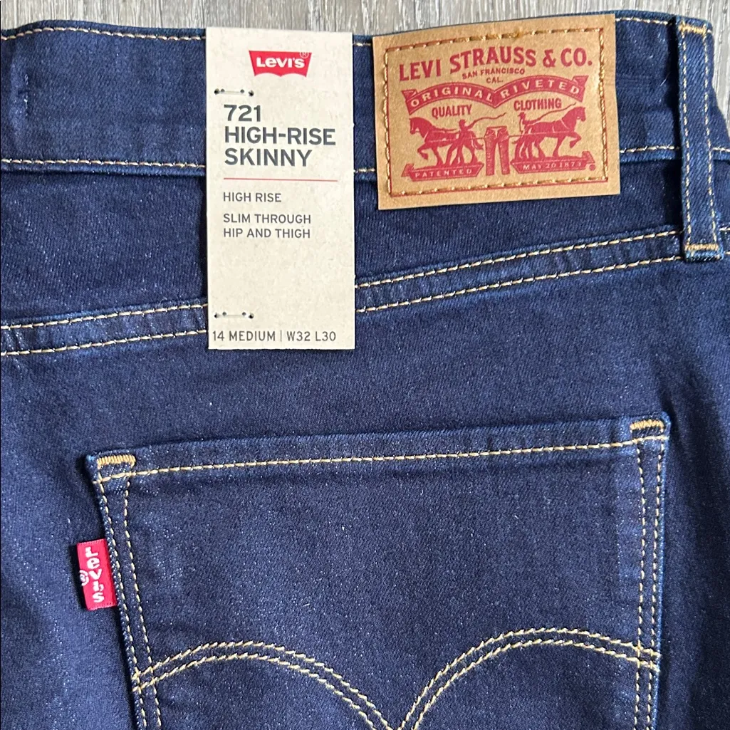 Levi’s 721 High-Rise Skinny Jeans ✨
Size: Women’s 14 Medium (W32 L30) - Image 7