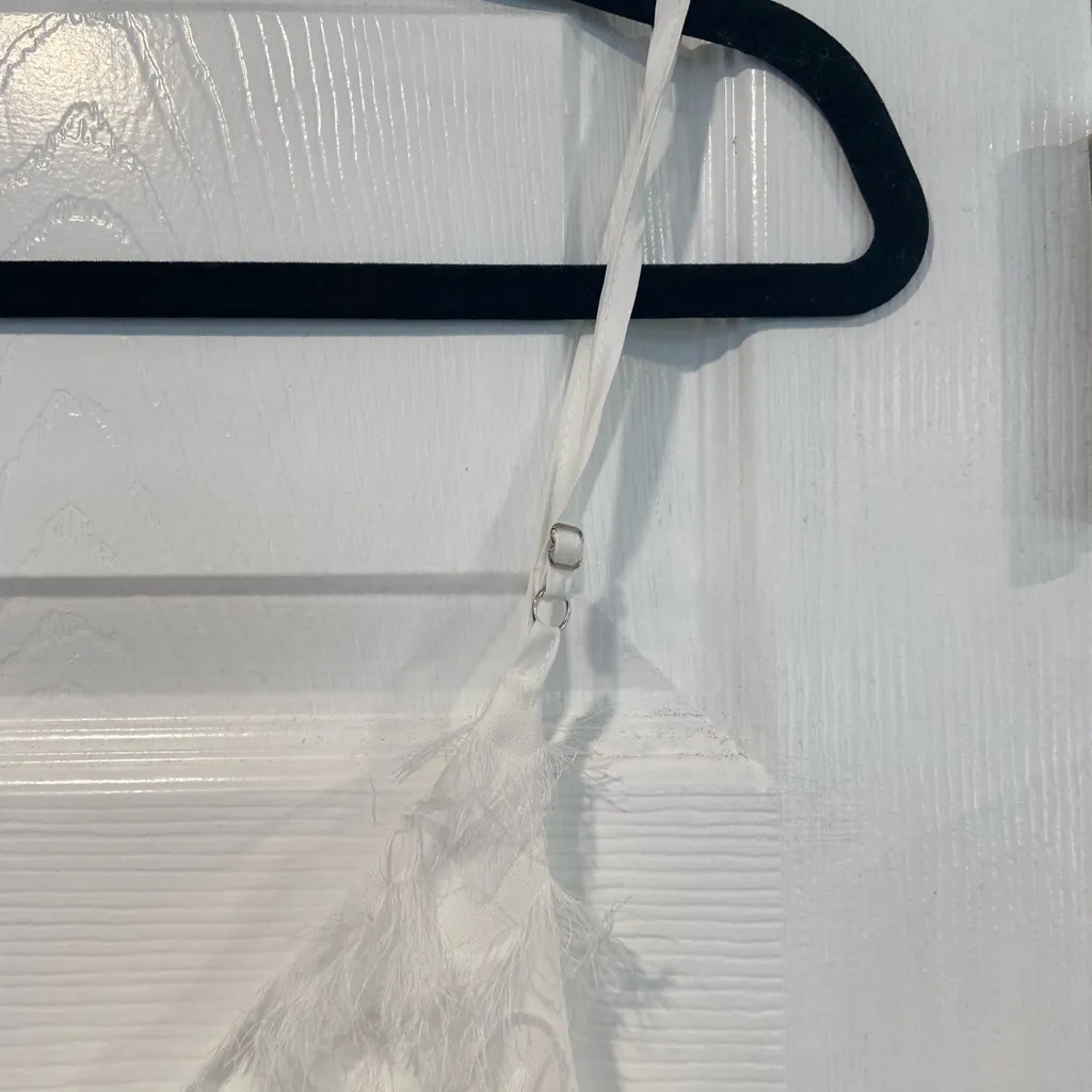 NWT Cupshe Size L White Feathered Adjustable Spaghetti Strap V Neck Cami Top - Image 8