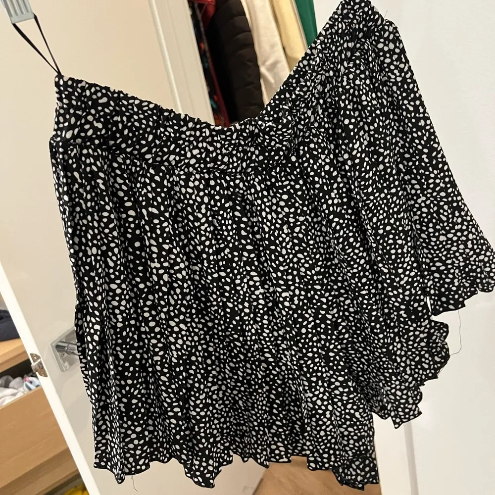 She & Sky Black and White Skirt - Image 5