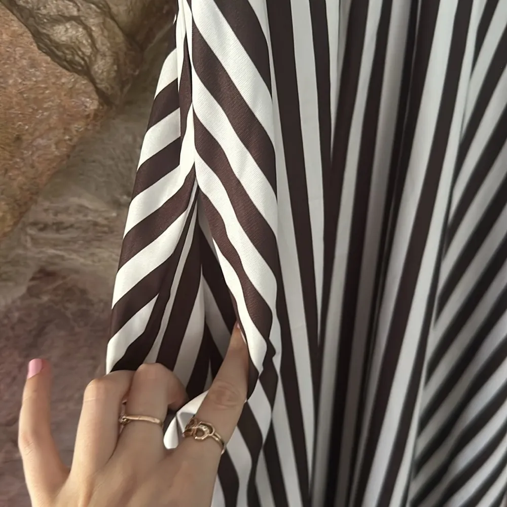 Commense Striped Pleated Cami Long Dress size XS Brown - Image 4