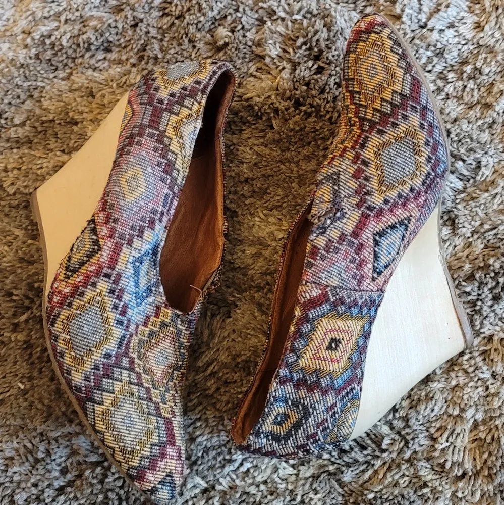 🔥SALE🔥Lucky Penny Multicolor BOHO Style Geometric Print Wedges 7 Red - Image 7