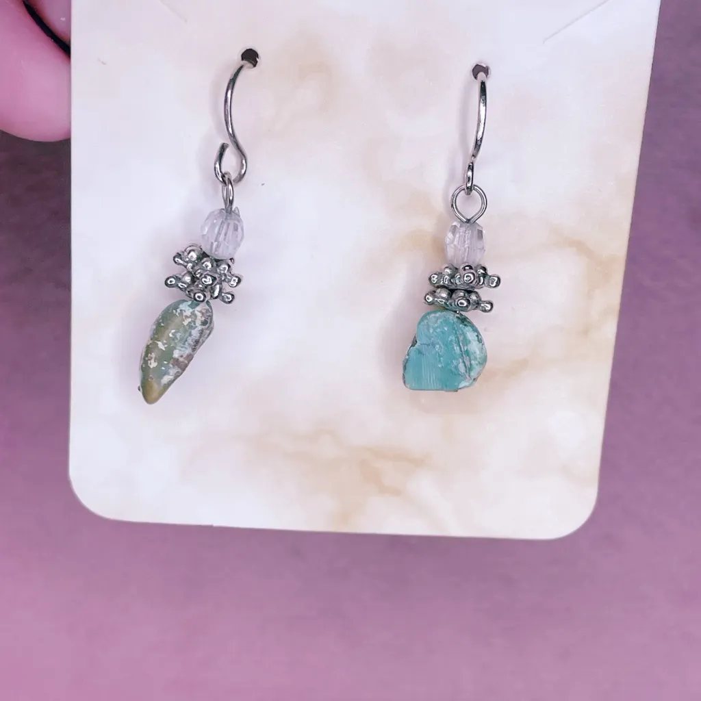 658. Artisan Silvertone Natural Stone Southwest and Green Dangle Earrings Silver - Image 2