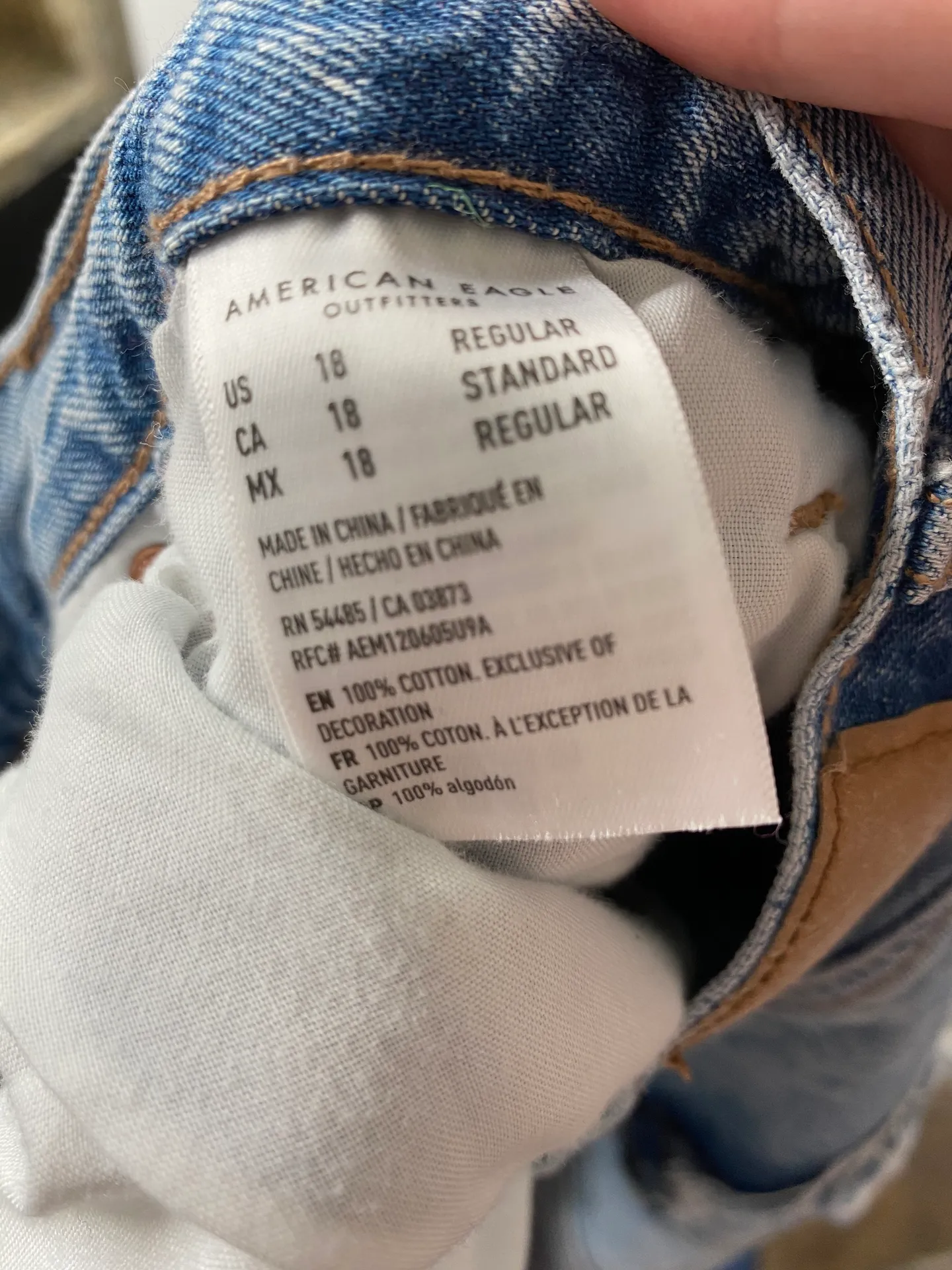 American Eagle Ripped Mom Jean - Image 4