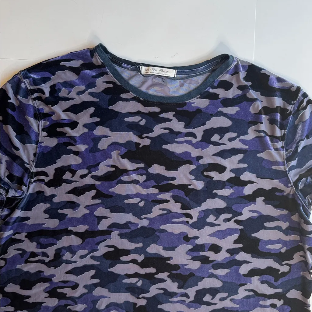 We the Free People Oversize Teddy Burnout Velvet Camo Tee Blue Size S - Image 10
