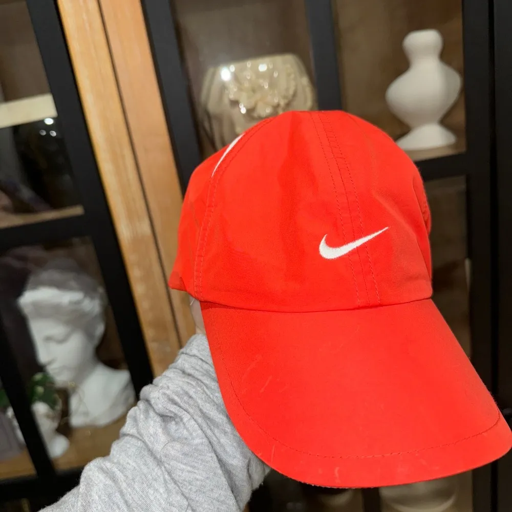 Nike running baseball cap hat Unisex Aerobill Featherlight fiery performance - Image 2