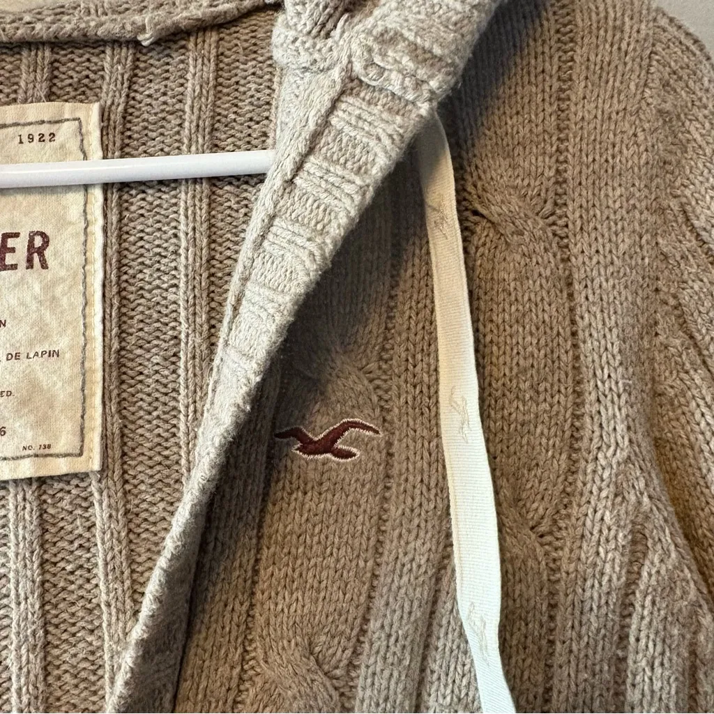 Hollister Y2K beige cable knit hooded deep v-neck rabbit hair sweater large - Image 4