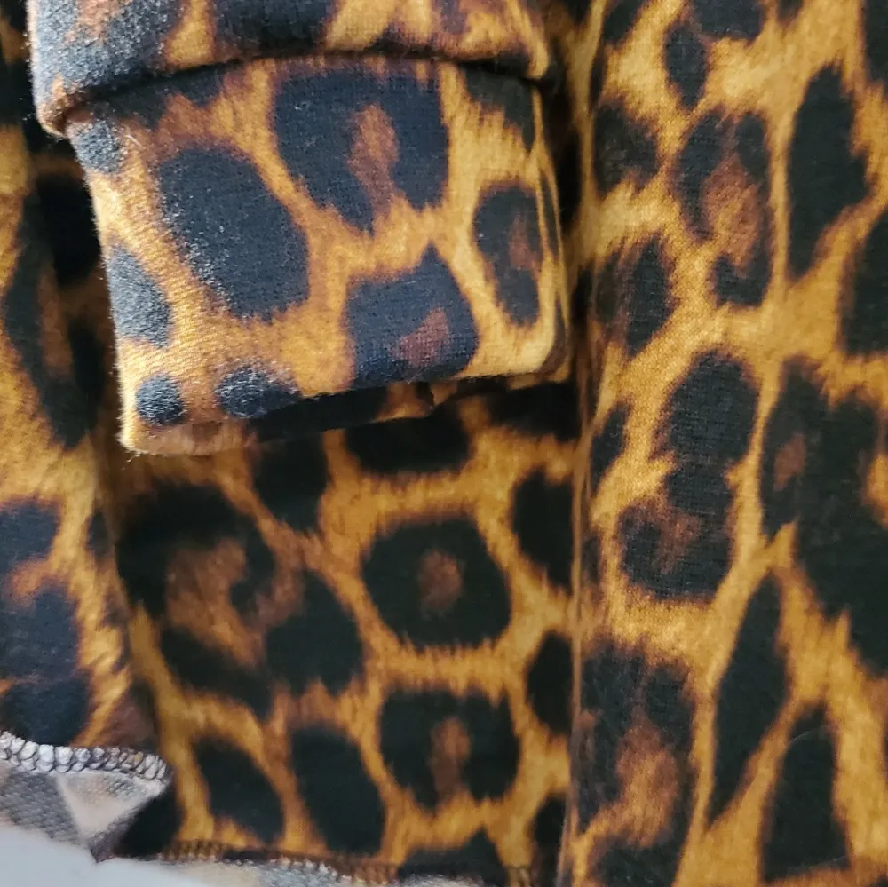 NWT! Antistar Longsleeve Cheetah Print Crop Top XS - Image 6