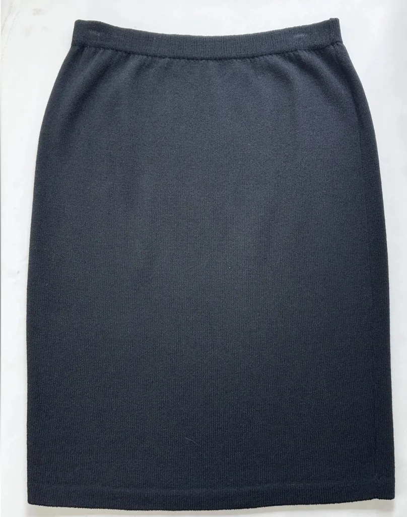 St. John Basic Santana Straight Black Knit Knee Pencil Skirt Size 4 Made in USA - Image 1