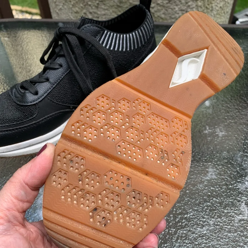 Skechers Women’s ArchFit Air Cooled Cushioning Foam Sole Size 6.5 EUC - Image 3