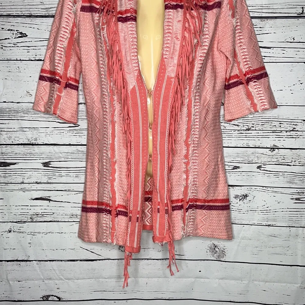 C. Luce NWT Size M Pink Aztec Print Short Sleeve Fringe Trim Sweater Cardigan - Image 3