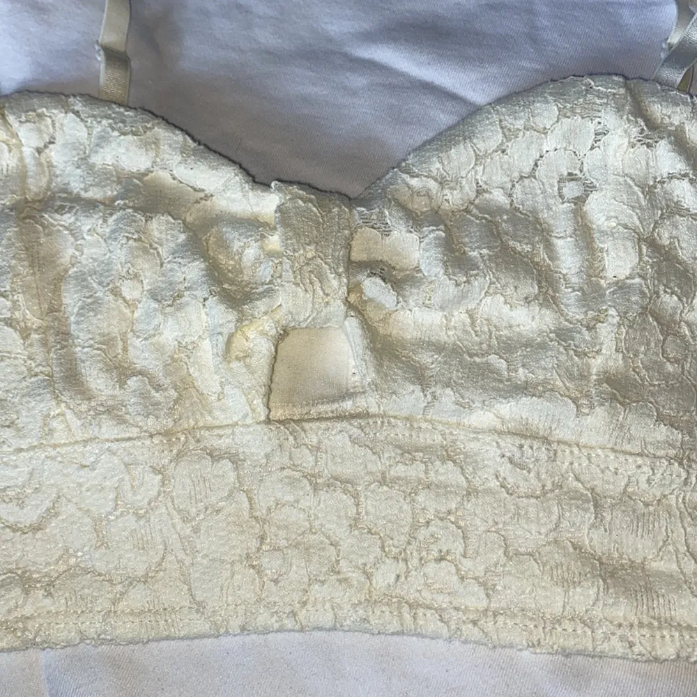 Roxy bralette in ivory lace - Image 2