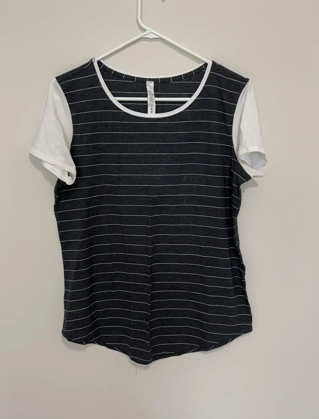 Love Crew III Short Serve Stripe 8 - Image 3