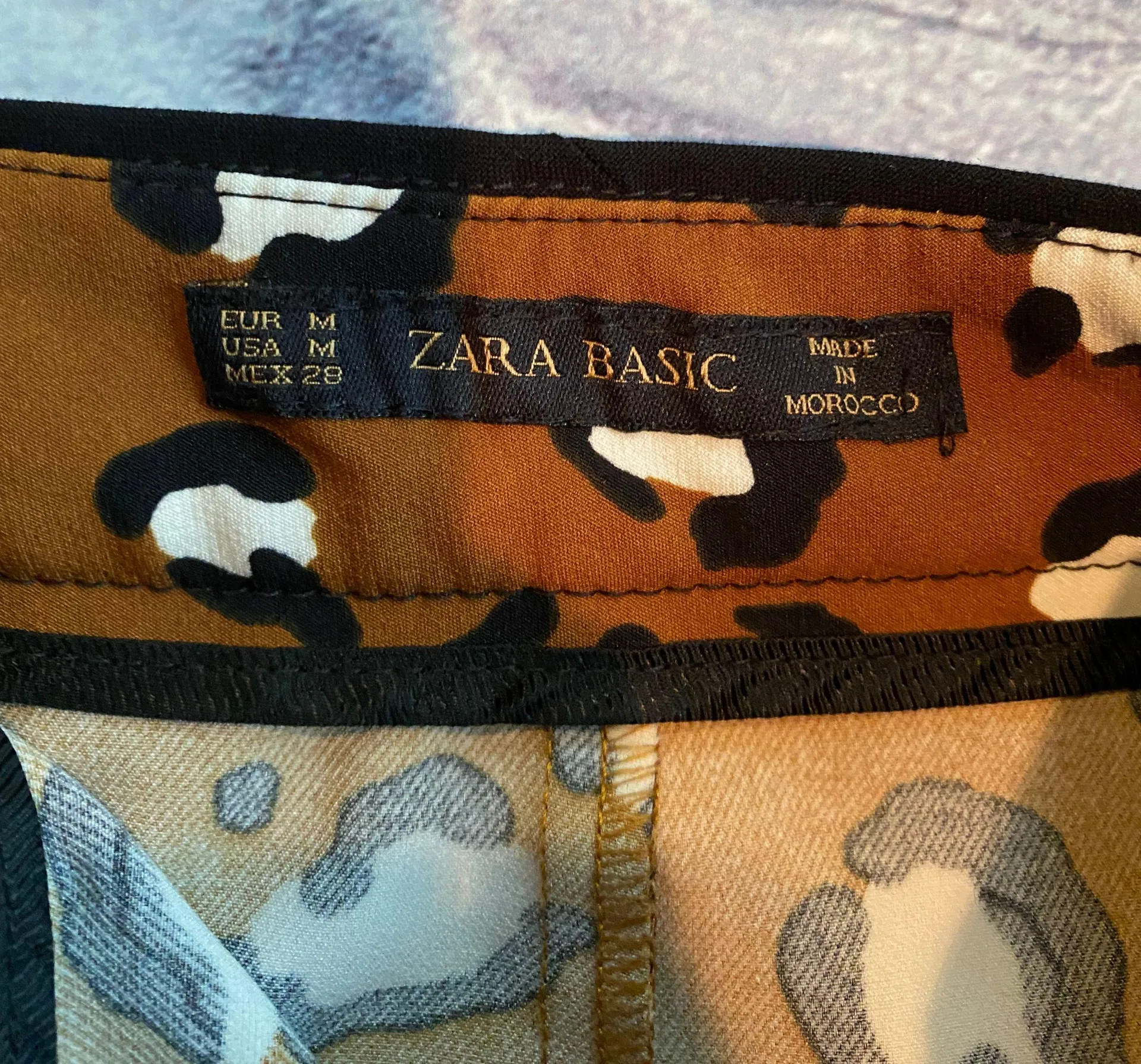 ZARA Basic Cheetah Shorts Size M - Image 3