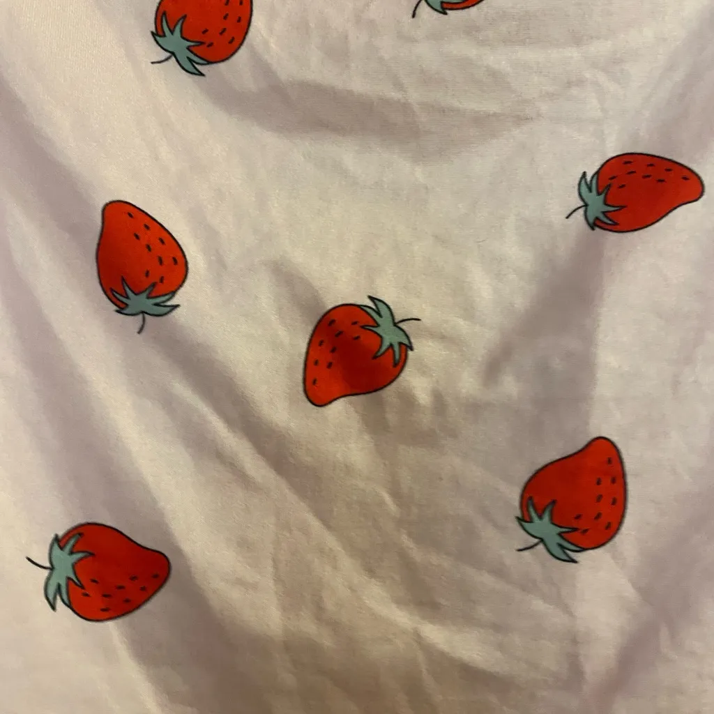 Womens Juniors Crop Top S Small 32” Pink & Red Strawberries Strawberry Print - Image 5