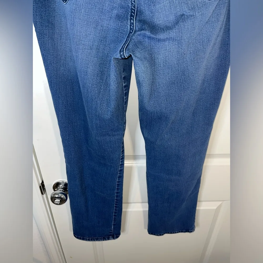 Gloria Vanderbilt Blue Wash Denim Rail Straight Leg All Around Slim Jeans Sz 16 - Image 7