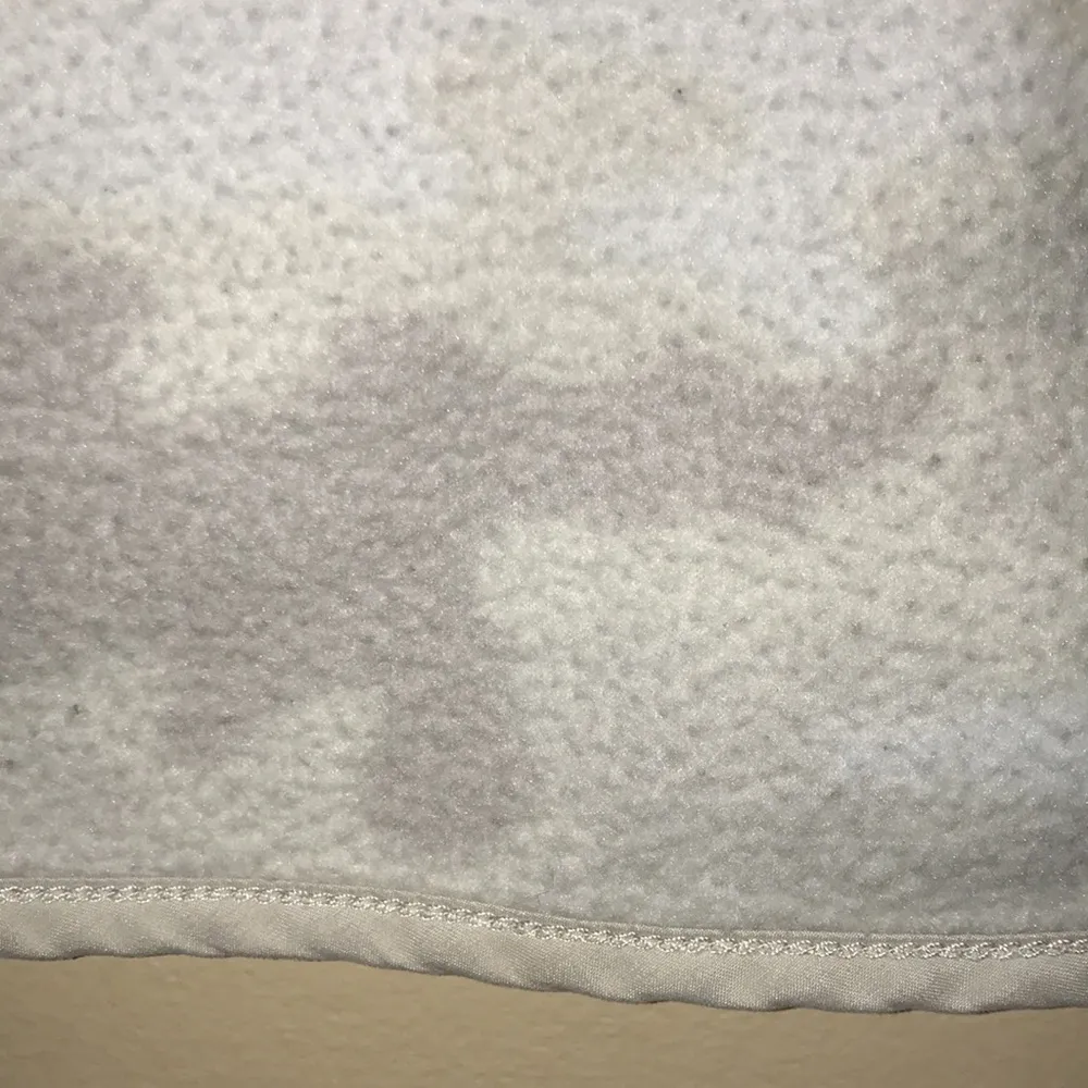 Green Tea Women’s Camouflage Fleece Asymmetrical Quarter Snap Button Sweatshirt Gray Size L - Image 7