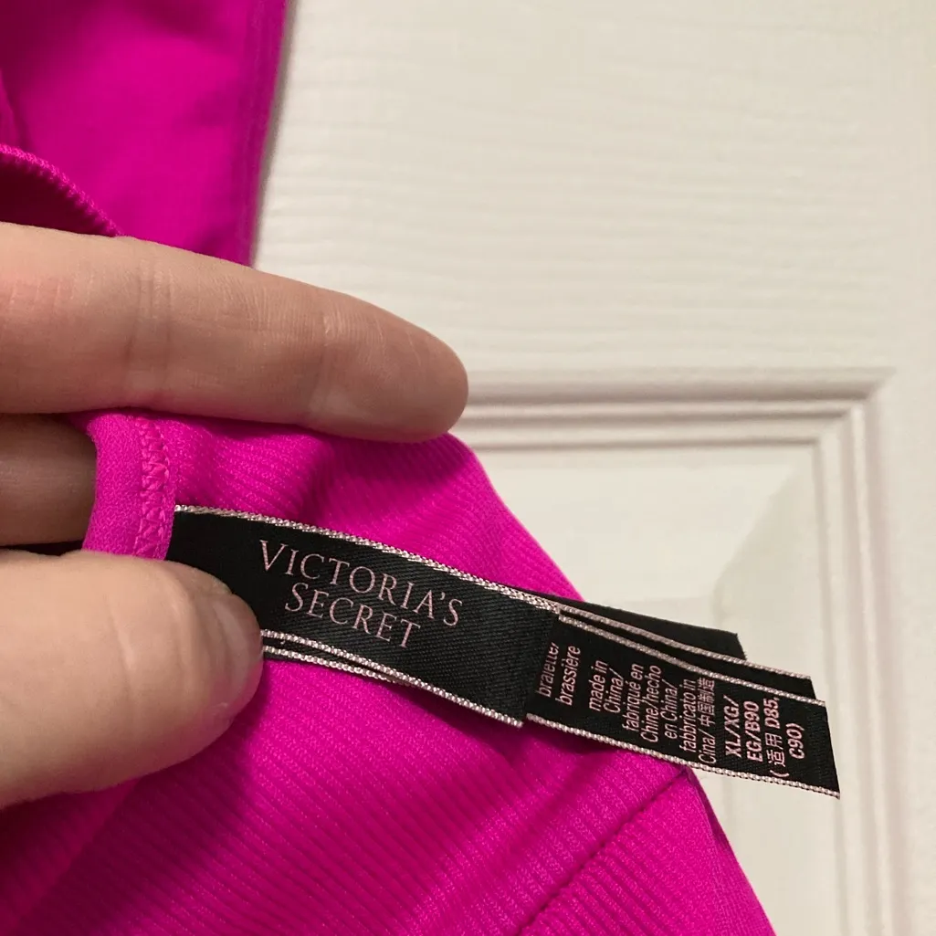 VS Pink Fuchsia Women's Cropped Racerback Sleeveless Sports Top - Image 2