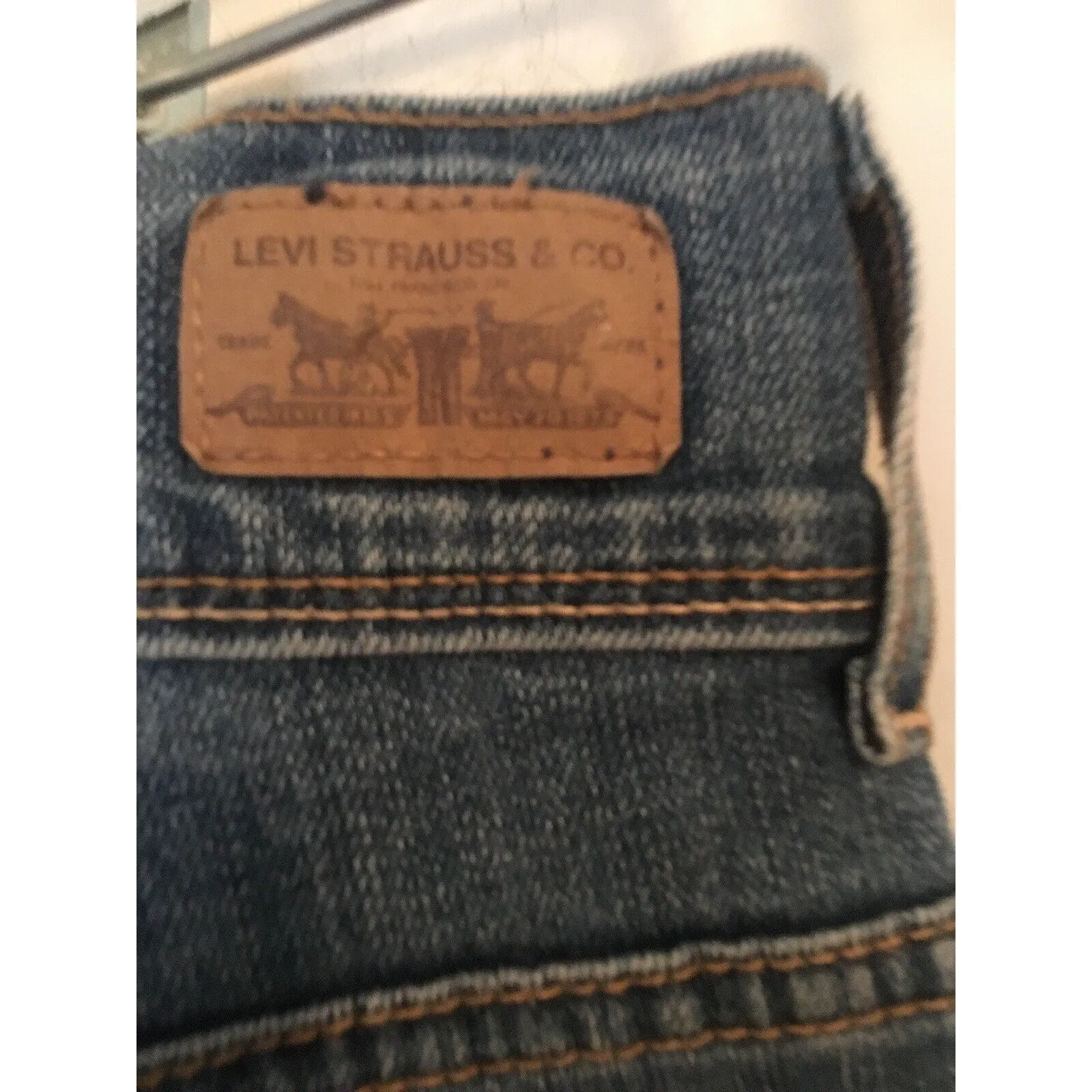 Levi's 515 Women's Size 6 Blue Denim Bermuda Cuffed Jean Shorts with Pockets - Image 10