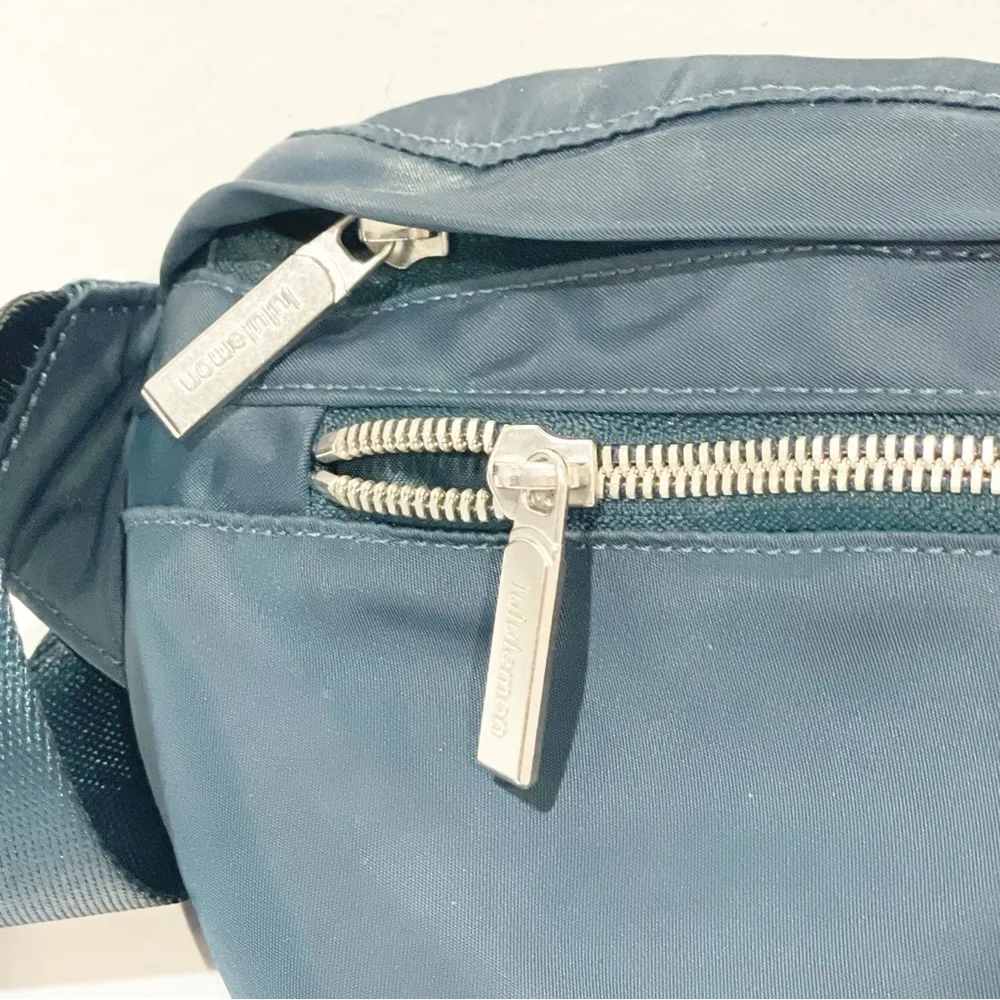 Lululemon City Adventurer Belt Bag 2.5L Submarine Green - Image 3