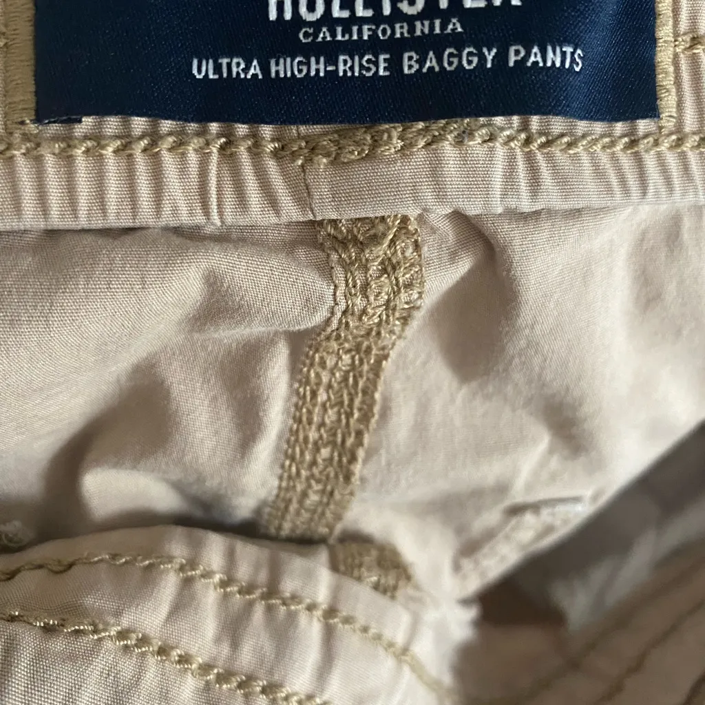 Hollister Pants Women Large Ultra High Rise Baggy Khaki Cargo - Image 3