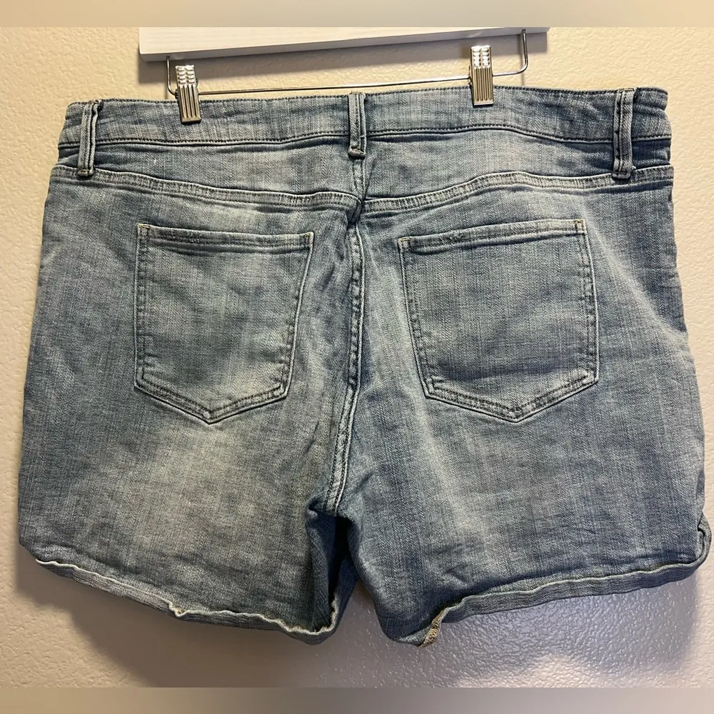 Cosmic Blue Love Jean shorts with white piping down the side size 18W - Image 5
