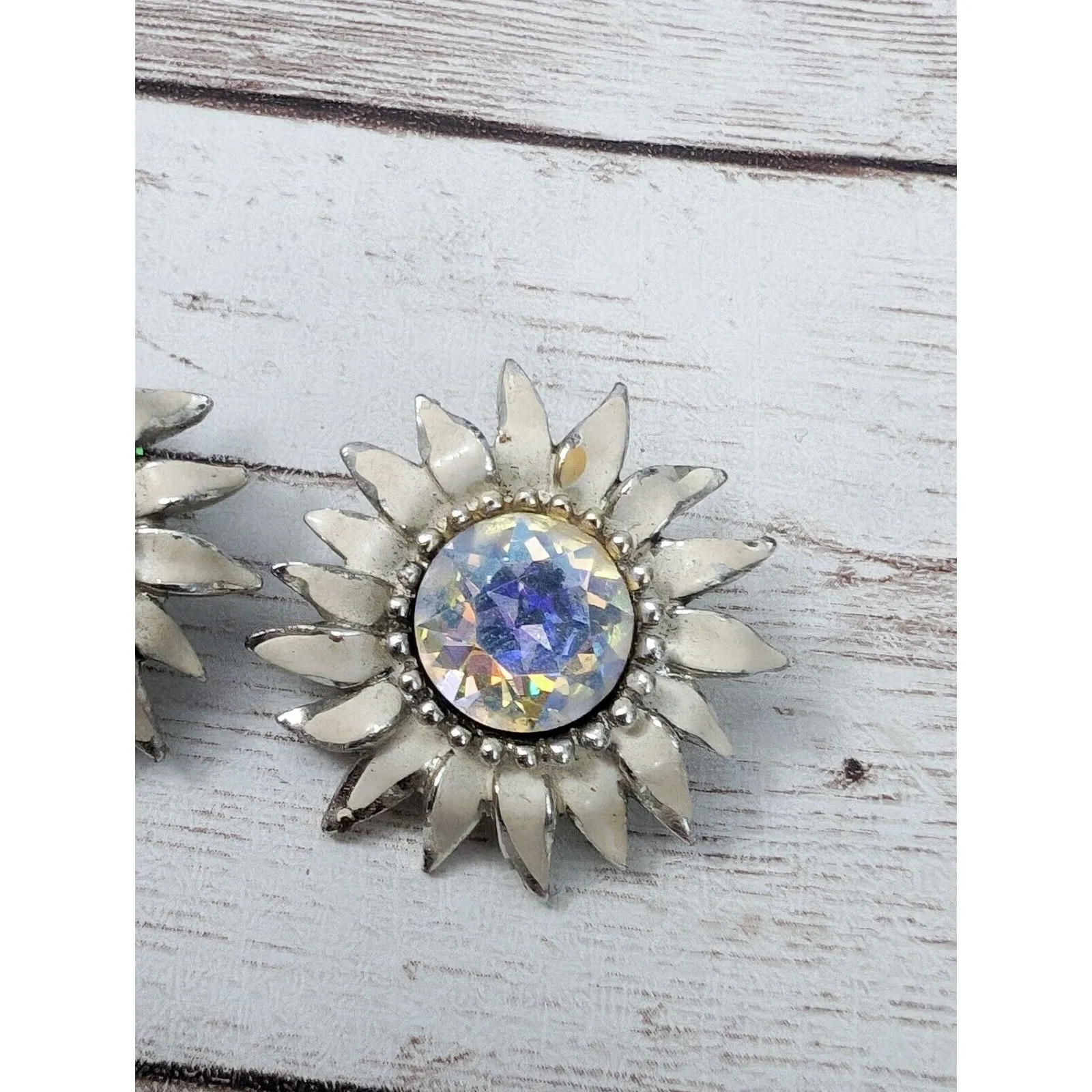 Vintage Weiss Clip On Earrings Cream with Aurora Borealis Center - Image 3