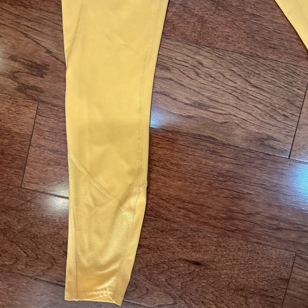 Gymshark PULSE MESH LEGGINGS size Medium Orange apricot - Image 3