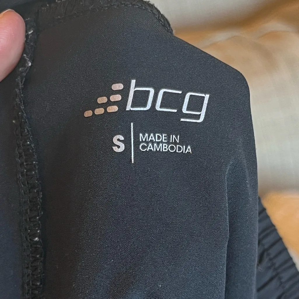 Athletic Shorts Black Comfy
Pockets - Image 3