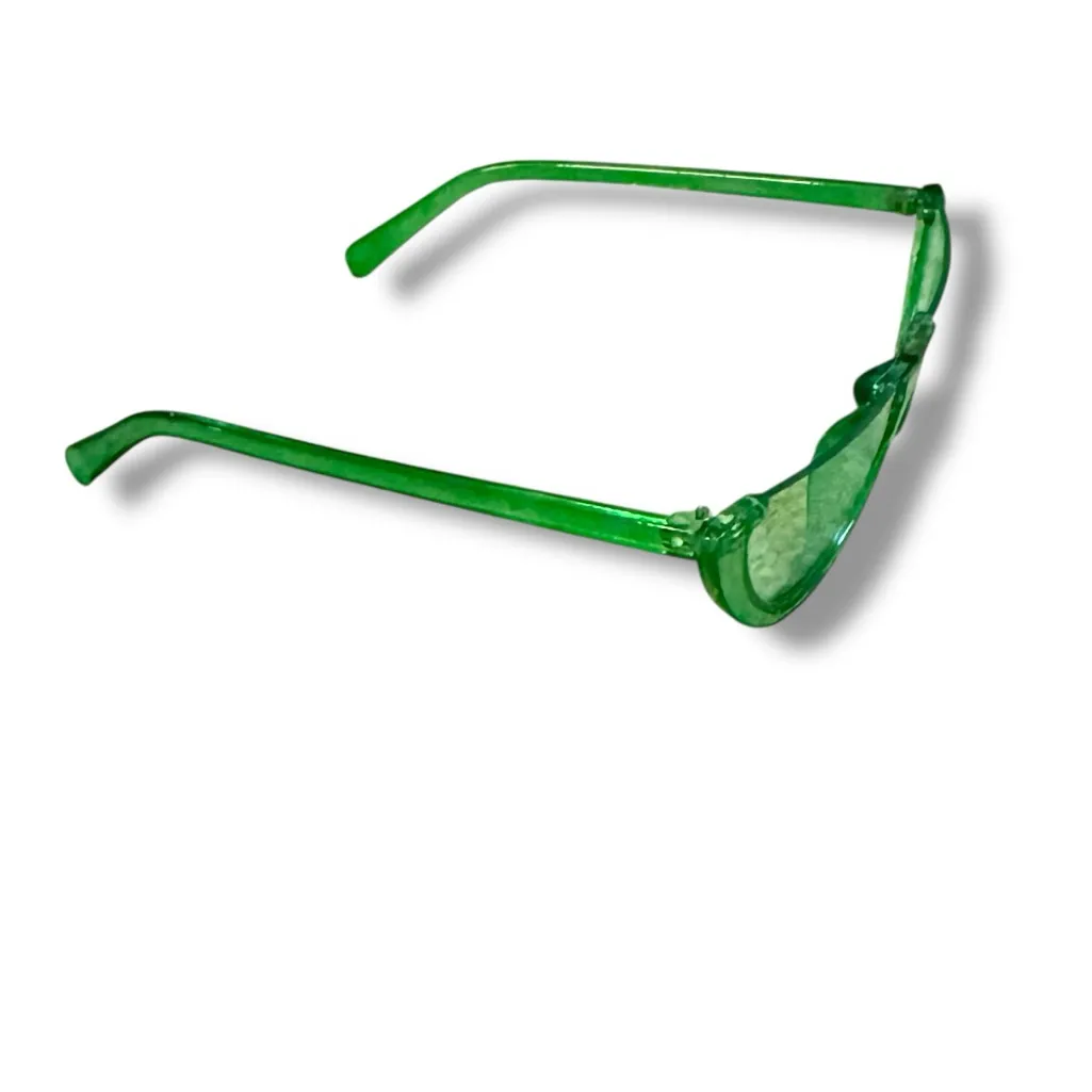 Green Cat Eye Sunglasses Women’s UV400 Protection Retro Frame Festival Style - Image 2