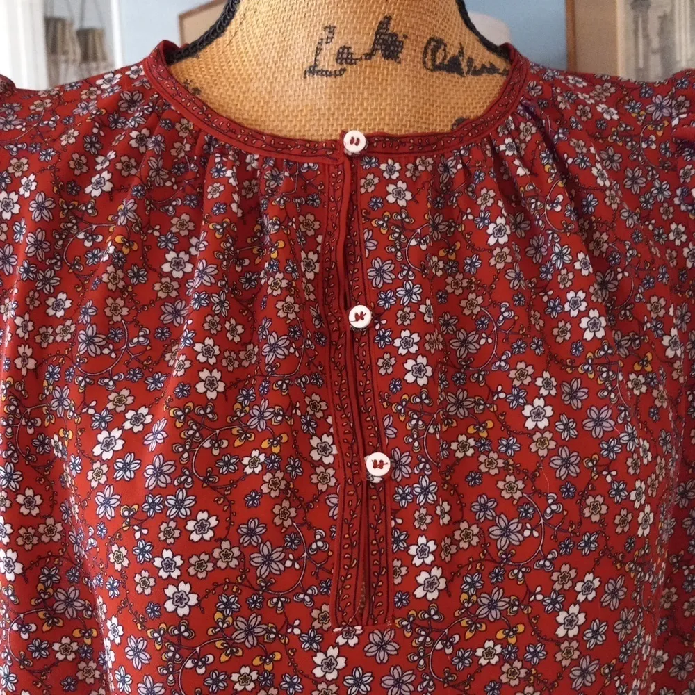 Max Studio Red Multicolored Floral Print Ruched Sleeve Blouse - Image 2