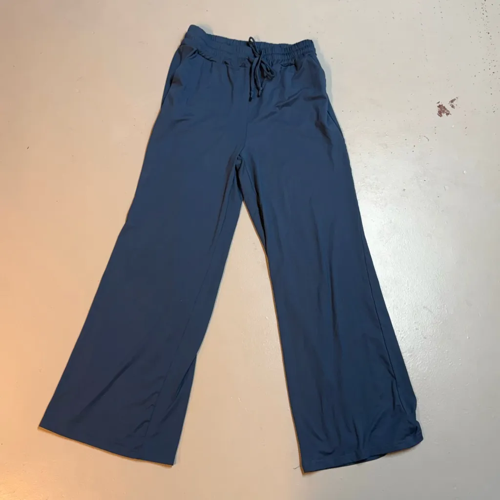 Women’s Large Sweats Pants Shorts Bundle Lounge Cozy Basic Casual Sporty Gray - Image 2