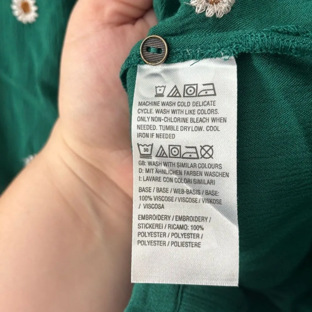 D&CO Daisy Embroidered Button‎ Down Green Top Size 2X - Image 3