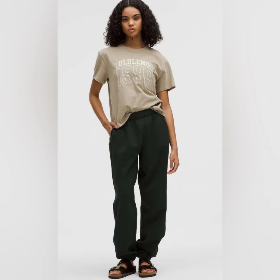 Lululemon NWT Scuba Mid Rise Oversized Fleece Joggers Forest Green Size XS - Image 3