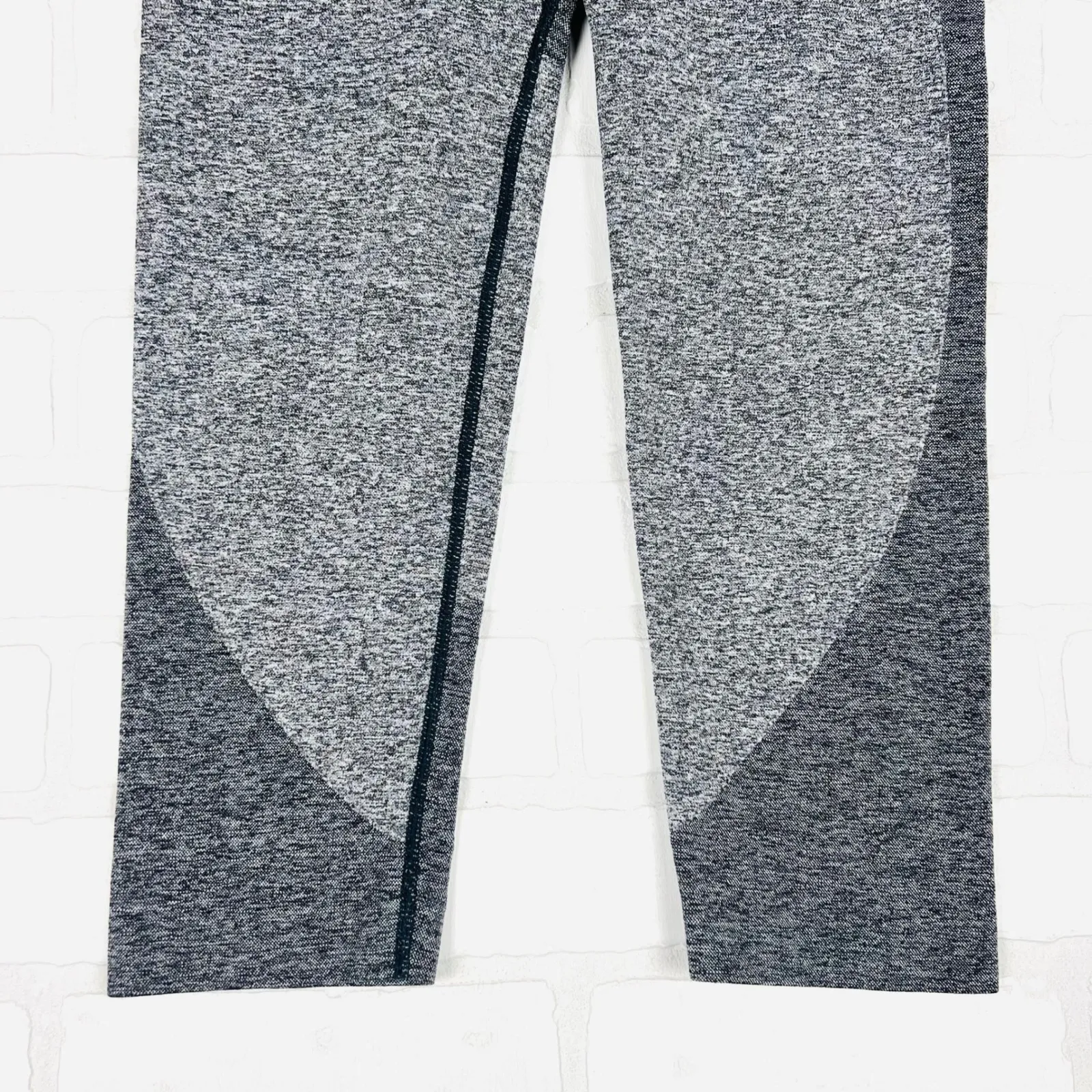 Gymshark Fit Capri Leggings Womens‎ Gray Pink Waistband Workout Gym Active XS - Image 2