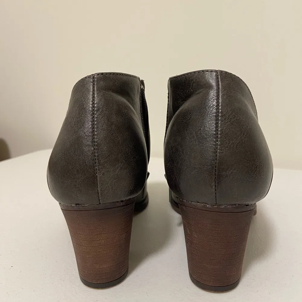 NWOT | Mata women’s heeled ankle‎ boots — size 7.5 - Image 3