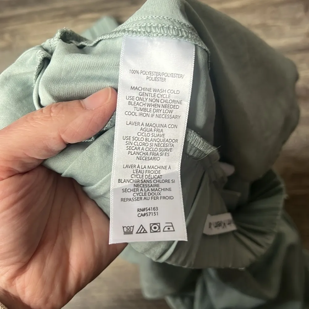 Calvin Klein NWT Lightweight Silky Soft Jogger Pants Size Medium = - Image 6