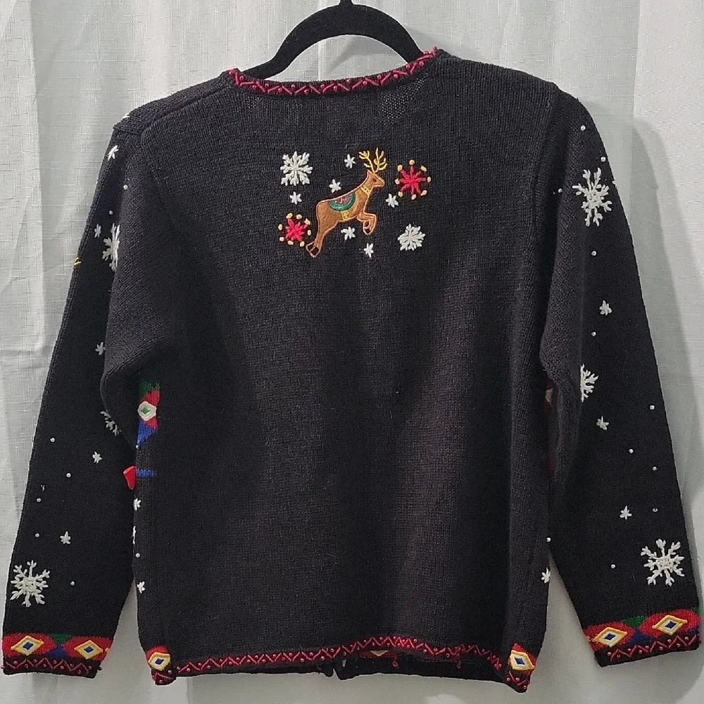 Hampshire Studio Vintage Sweater with Reindeer and Snowflake Design Embroidered Black - Image 3