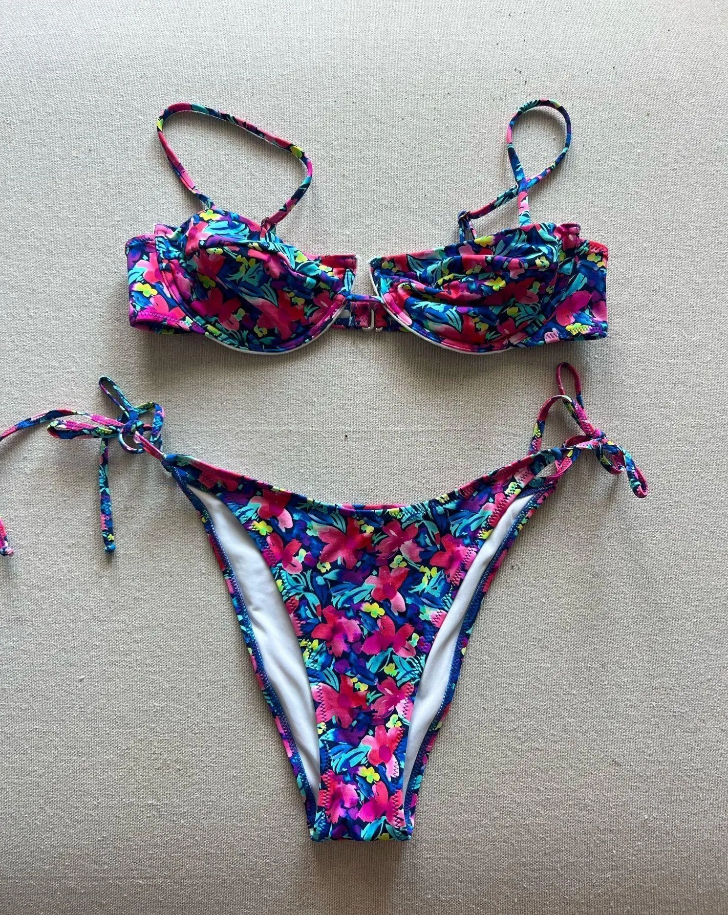 Bright swimwear bikini set - Image 2